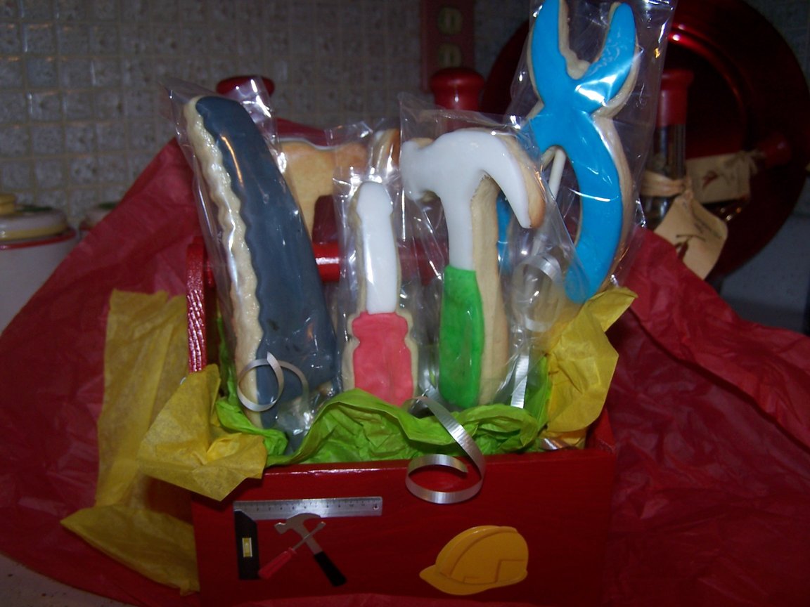 Sweet Elegance Cakes-By Tracie Toolbox Cookies