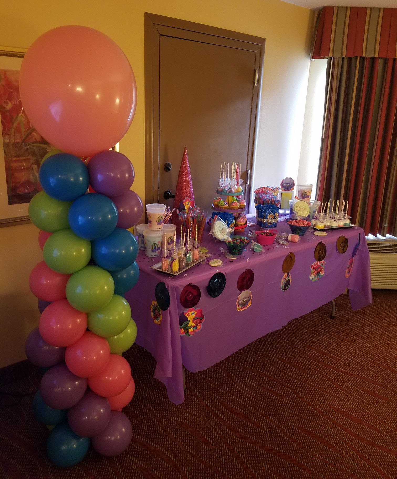 Sweet Elegance Cakes-By Tracie